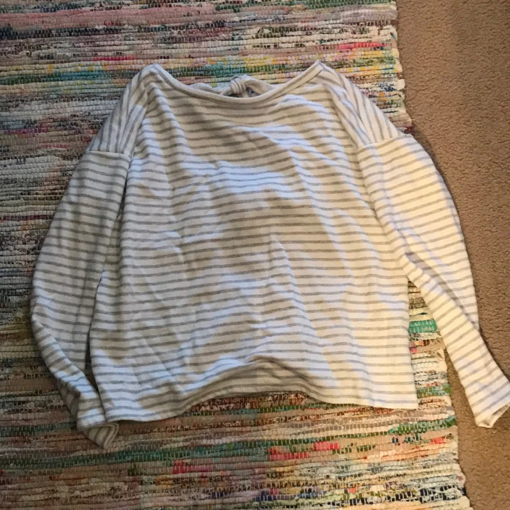 Sweater - Picture 1 of 4